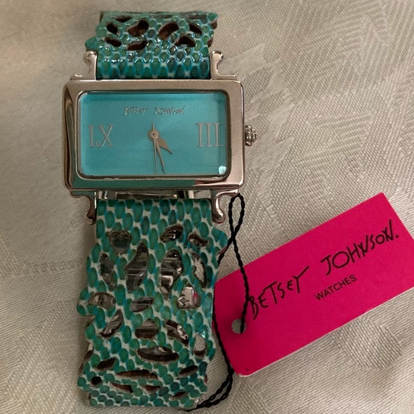 🎄Betsey Johnson Water Resistant Watch NWT!